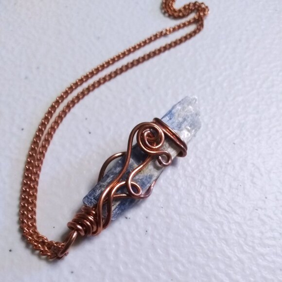 Raw Kyanite Necklace | Copper Wire Wrapped | Reversible + 2-Sided Stone Pendant - Picture 6 of 12
